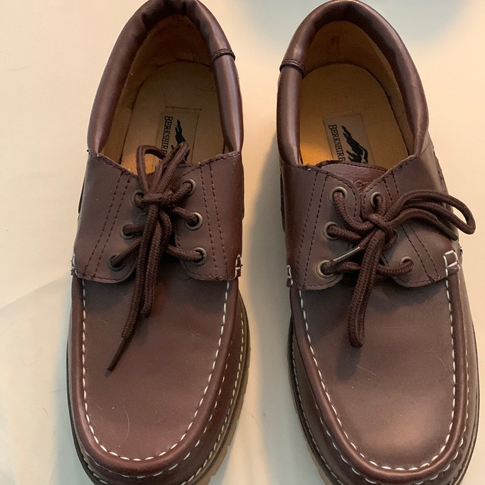 New without tags leather shoes.